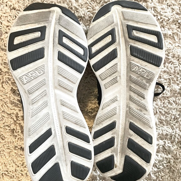 APL running shoes - Picture 7 of 7